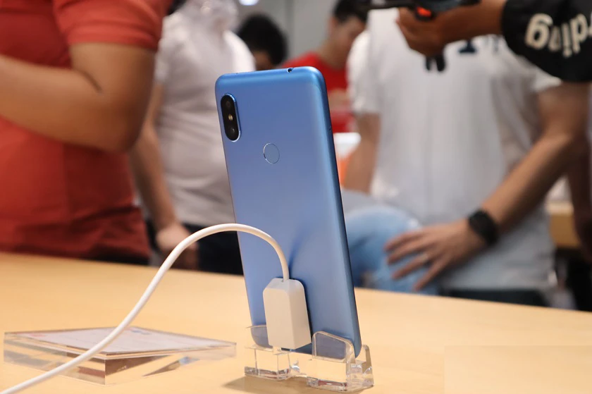 Điện thoại Xiaomi nóng khi sạc pin có phải do lỗi không?