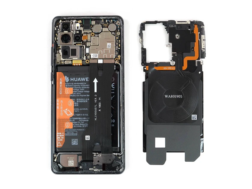 Huawei P30 Pro với vỏ ngo&agrave;i chắc chắn, b&ecirc;n trong nhiều chi tiết được gắn bởi keo d&iacute;nh 