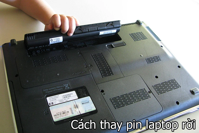 c&aacute;ch thay pin laptop