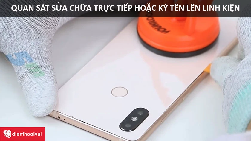 Kh&aacute;ch h&agrave;ng c&oacute; thể quan s&aacute;t tận mắt qu&aacute; tr&igrave;nh sửa chữa, thay thế linh kiện hoặc tự m&igrave;nh k&yacute; t&ecirc;n l&ecirc;n linh kiện trước khi gửi m&aacute;y lại ra về