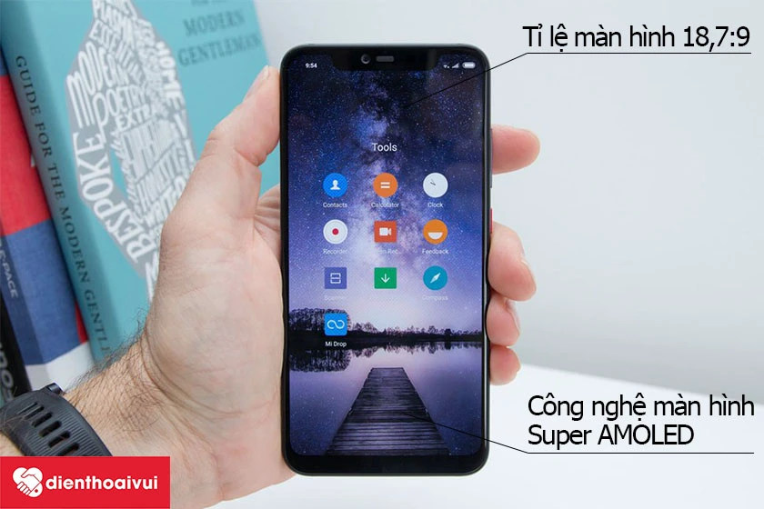 Xiaomi Mi 8 Pro &ndash; tỉ lệ m&agrave;n h&igrave;nh mới 18,7:9 c&ugrave;ng c&ocirc;ng nghệ m&agrave;n h&igrave;nh Super AMOLED hiện đại