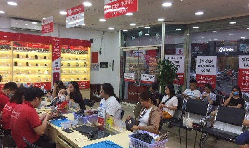 Sửa chữa thiện thoại chuy&ecirc;n nghiệp tại ĐIện Thoại Vui