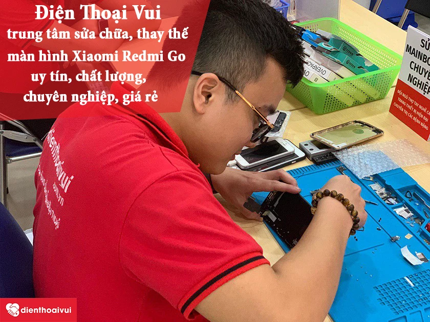 Thay m&agrave;n h&igrave;nh Xiaomi Redmi Go tại Điện Thoại Vui gi&aacute; rẻ, chuy&ecirc;n nghiệp