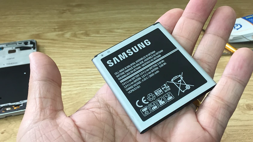Dấu hiệu chai pin tr&ecirc;n điện thoại Samsung v&agrave; c&aacute;ch kiểm test pin Samsung c&oacute; bị chai