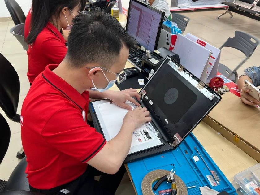 Thay màn hình Dell Alienware