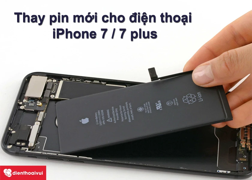 thay pin mới cho điện thoại iPhone 7/7 Plus
