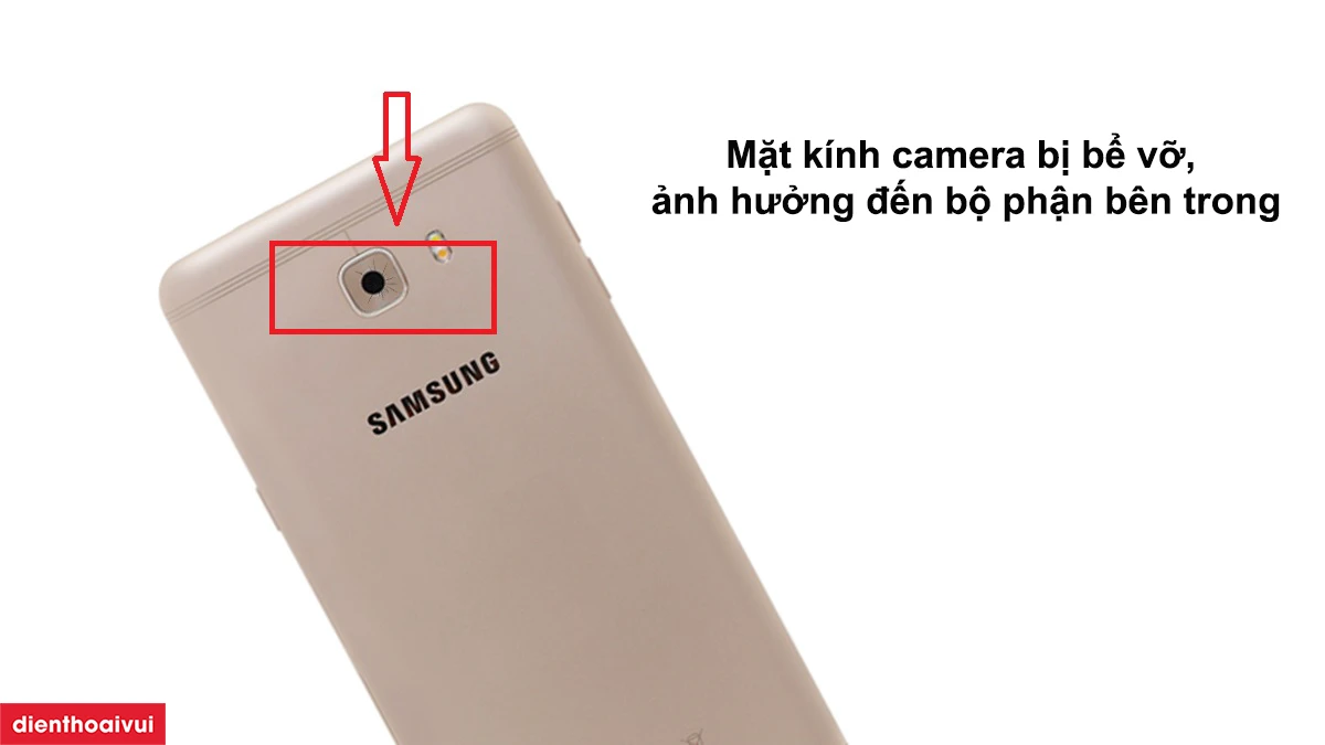 Mặt k&iacute;nh camera bị bể vỡ, ảnh hưởng đến bộ phận b&ecirc;n trong