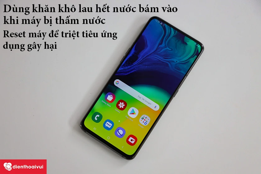 Cần làm gì khi Samsung Galaxy A80 kh&ocirc;ng th&ecirc;̉ sạc pin?