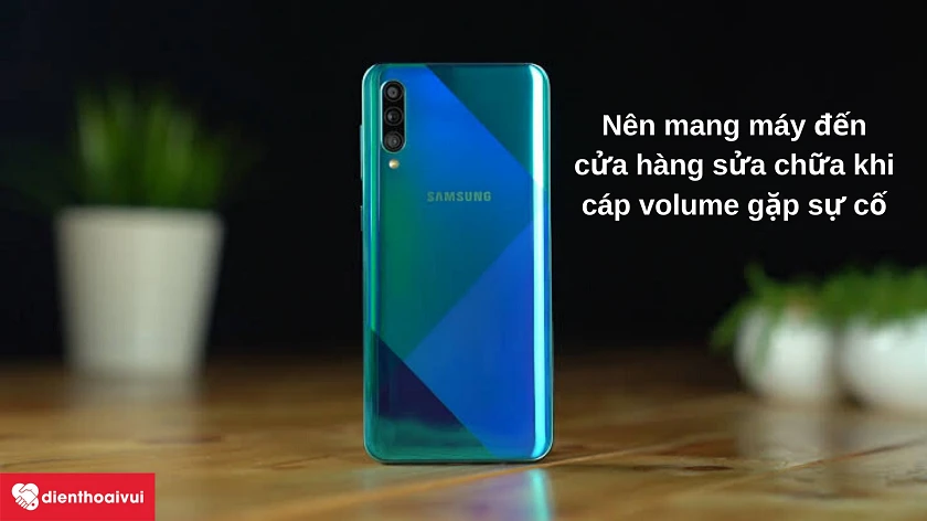 Có n&ecirc;n tự thay cáp volume cho đi&ecirc;̣n thoại tại nhà?