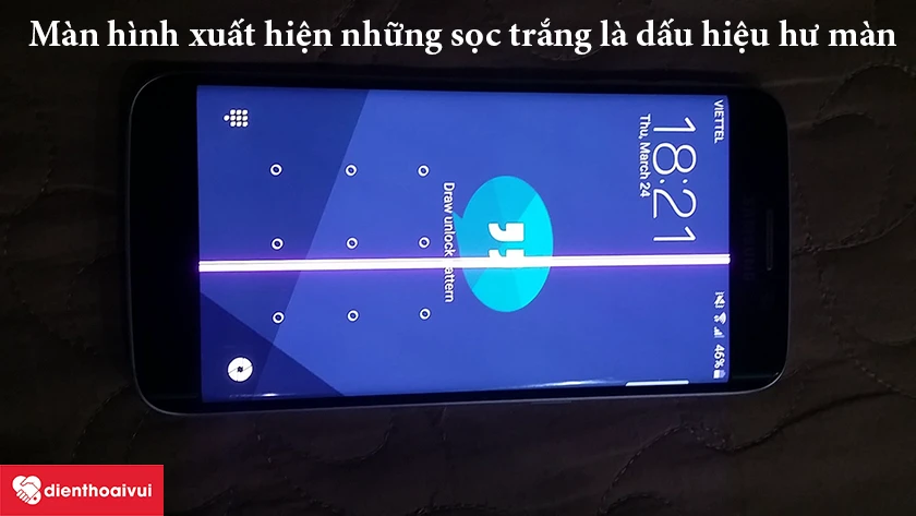 m&agrave;n h&igrave;nh xuất hiện những sọc đen, sọc trắng