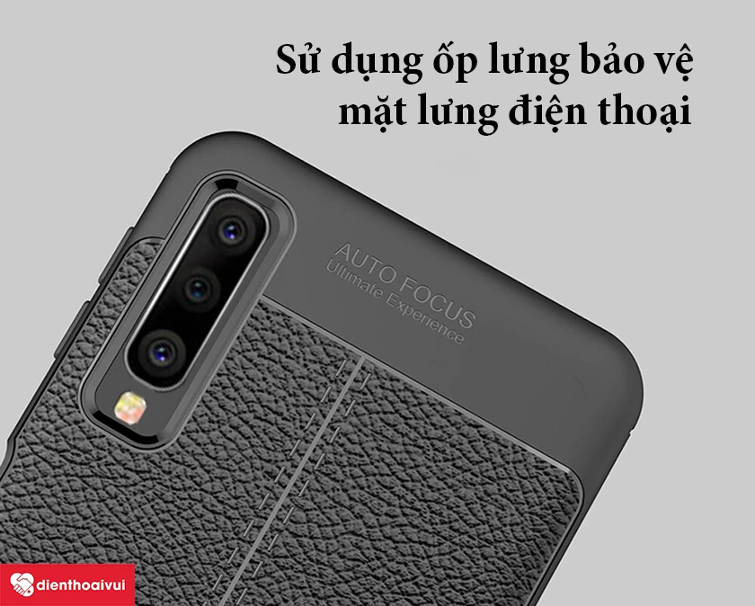 Sử dụng &ocirc;́p lưng bảo vệ điện thoại