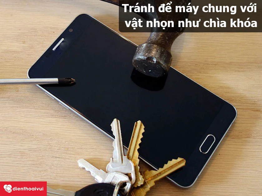 Tr&aacute;nh để Xiaomi Mi 5S Plus ở b&ecirc;n trong t&uacute;i x&aacute;ch, balo chứa với c&aacute;c vật sắc nhọn