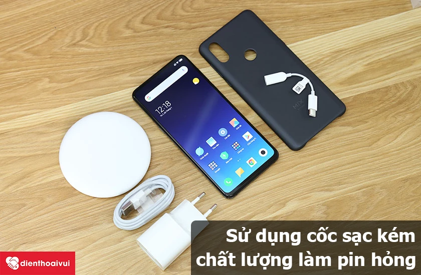 Sử dụng cốc sạc kh&ocirc;ng ch&iacute;nh h&atilde;ng, kh&ocirc;ng tương th&iacute;ch với m&aacute;y