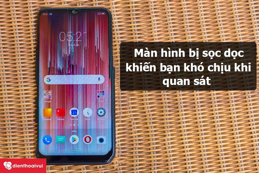 M&agrave;n h&igrave;nh bị sọc ảnh hưởng đến quan s&aacute;t