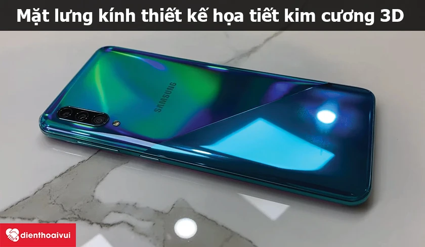 Samsung Galaxy A30s &ndash; Mặt lưng k&iacute;nh thiết kế họa tiết kim cương 3D