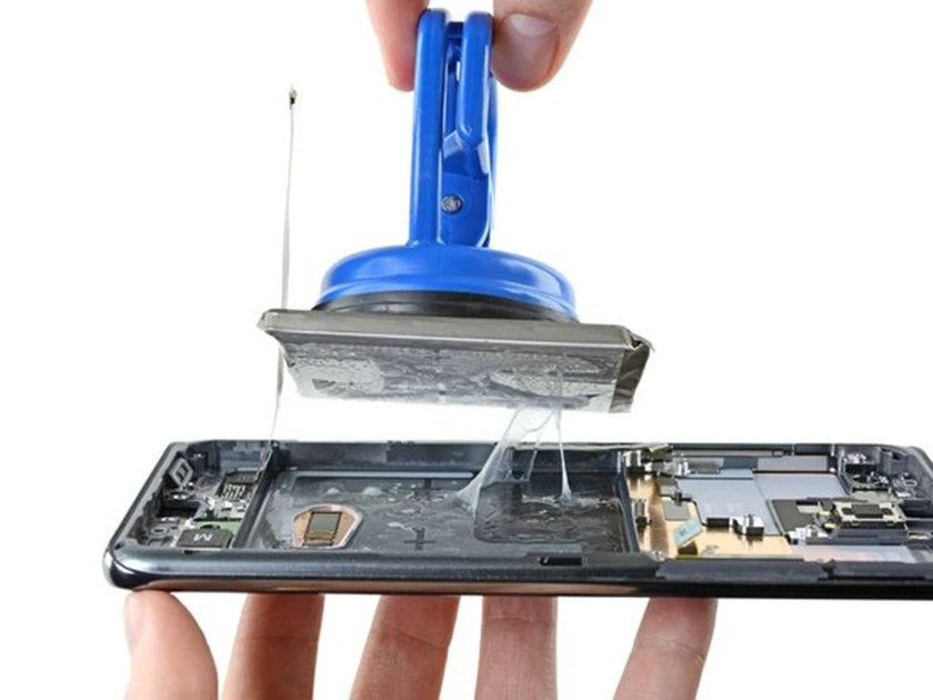 Dịch xuống giữa l&agrave; vi&ecirc;n pin 5000 mAh