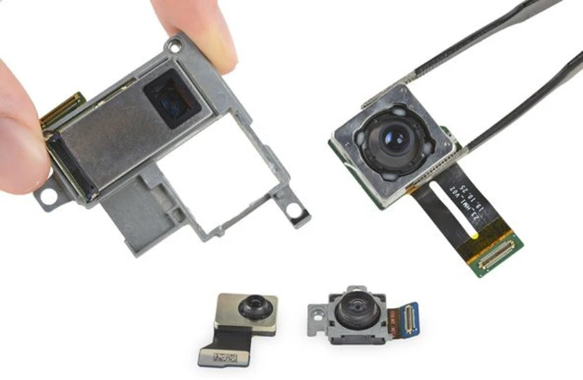 Cụm camera chứa phần lớn diện t&iacute;ch