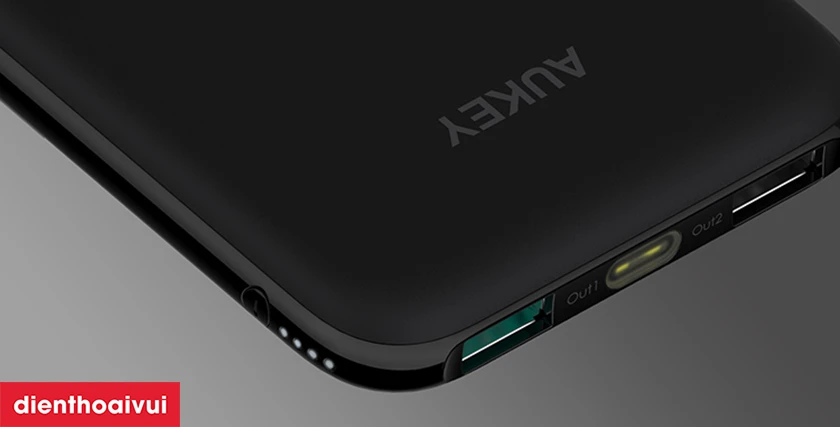 Đ&aacute;nh gi&aacute; thiết kế pin dự ph&ograve;ng AUKEY PB-N51 10000 mAh Slim