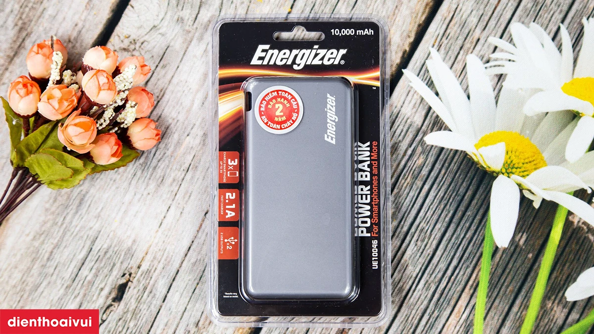 Đ&aacute;nh gi&aacute; thiết kế Pin dự ph&ograve;ng Energizer 10.000 mAh UE10046