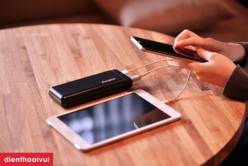 Đ&aacute;nh gi&aacute; thiết kế Sạc dự ph&ograve;ng Energizer UE15032PQ 15000 mAh