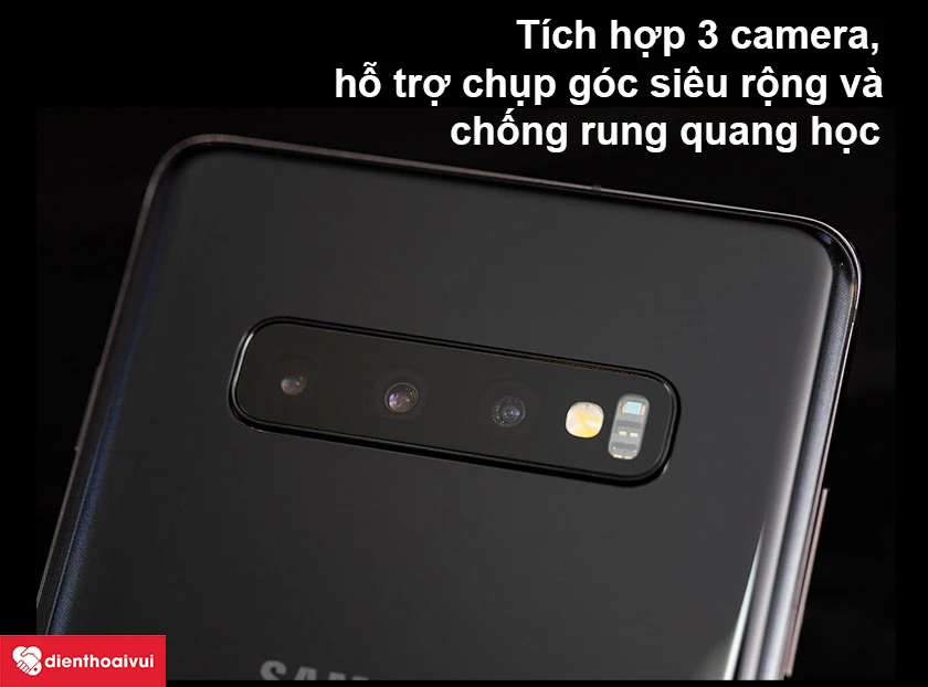 Tích hợp ba camera, hỗ trợ chụp góc siêu rộng và chống rung quang học