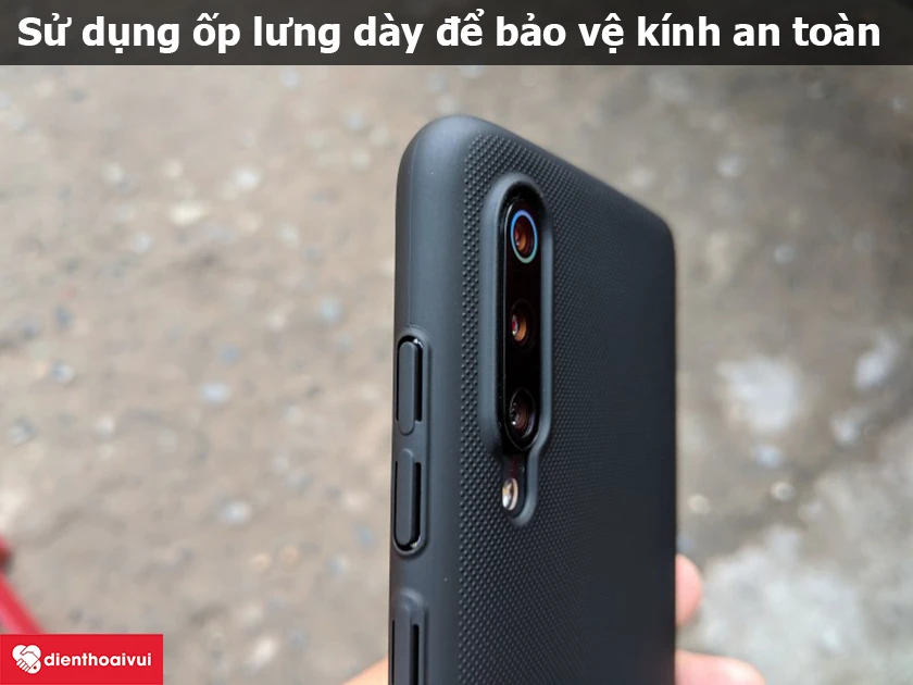 C&aacute;ch bảo vệ mặt k&iacute;nh của Xiaomi Mi 9 Pro