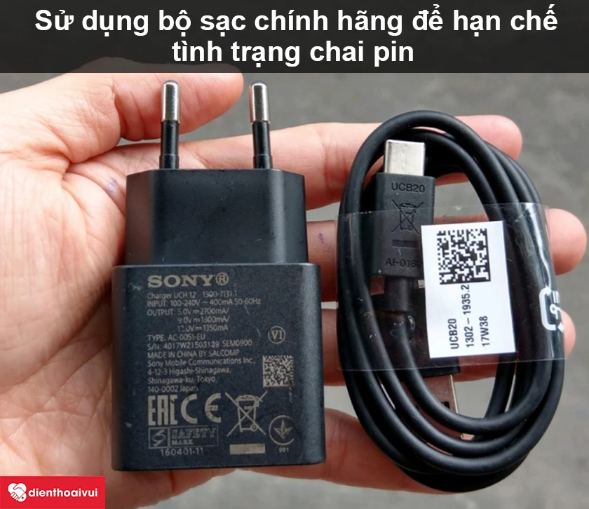 Sạc với c&aacute;p sạc ch&iacute;nh h&atilde;ng d&agrave;nh cho Sony