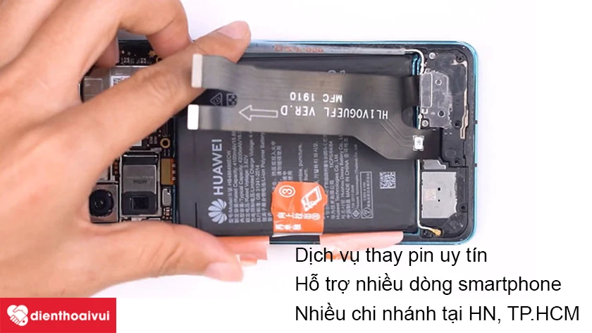 Dịch vụ thay pin điện thoại Huawei chuy&ecirc;n nghiệp, gi&aacute; rẻ tại Điện Thoại Vui