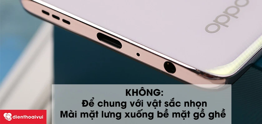 Kh&ocirc;ng để chung điện thoại với t&uacute;i đựng ch&igrave;a kh&oacute;a hay vật nhọn