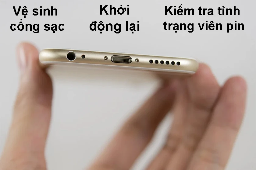 Vệ sinh lại cổng sạc