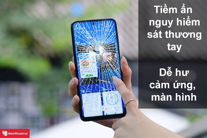 Hư hỏng mặt k&iacute;nh tiềm ẩn những nguy hiểm v&agrave; hư hỏng m&agrave;n h&igrave;nh điện thoại