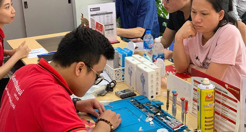 Thay nắp lưng Samsung Galaxy Note 20 ch&iacute;nh h&atilde;ng, nhanh ch&oacute;ng tại Điện Thoại Vui