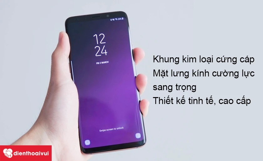 Sở hữu khung kim loại và mặt lưng kính cường lực sang trọng