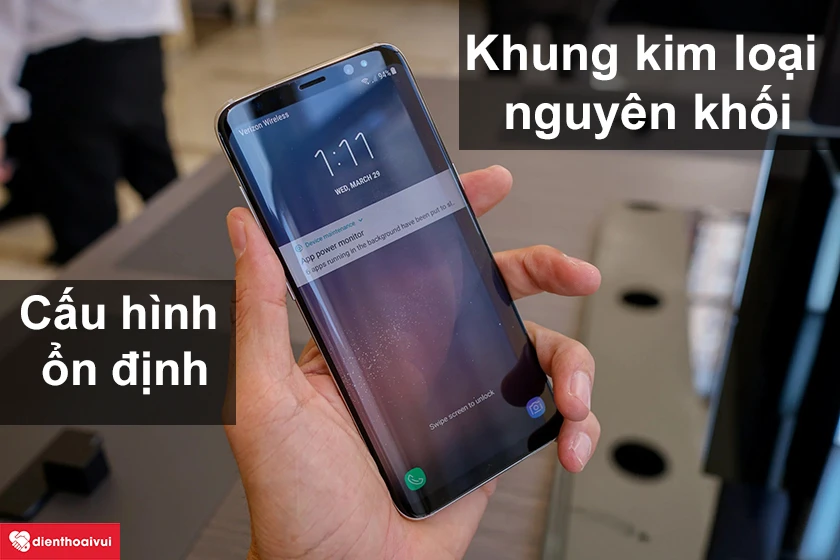 Samsung Galaxy S8 - Cấu hình ổn định, khung kim loại nguyên khối chắc chắn