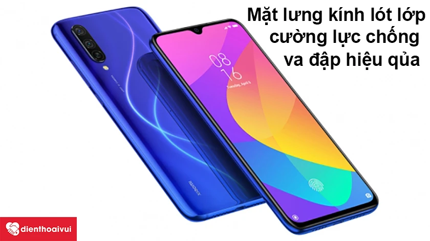 Xiaomi Mi 9 Lite – Mặt lưng kính lót lớp cường lực chống va đập hiệu quả