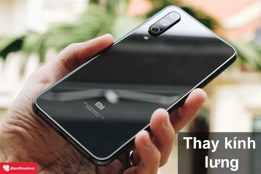 Vì sao kính lưng Xiaomi Mi 9 SE dễ hư hơn kính màn hình và cách khắc phục