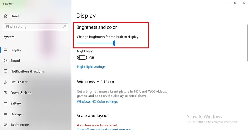 điều chỉnh độ sáng phù hợp với mắt ở “Night light settings” bằng cách kéo thanh Strength qua trái hoặc phải