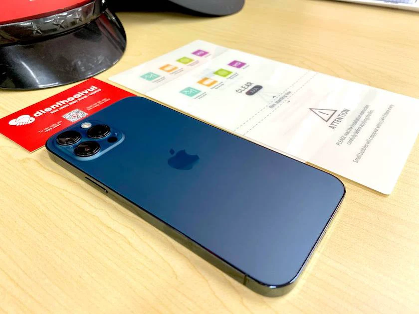 Thay vỏ iPhone 12 Pro ch&iacute;nh h&atilde;ng gi&aacute; rẻ tại Điện Thoại Vui