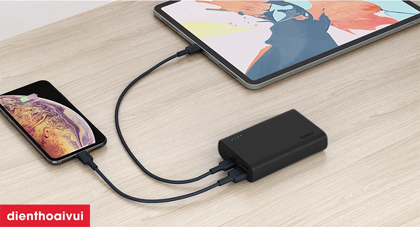 Đánh giá thiết kế Pin dự phòng Aukey 18W XD12 10.000mAh