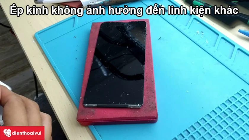 &Eacute;p k&iacute;nh Xiaomi c&oacute; ảnh hưởng g&igrave; kh&ocirc;ng?