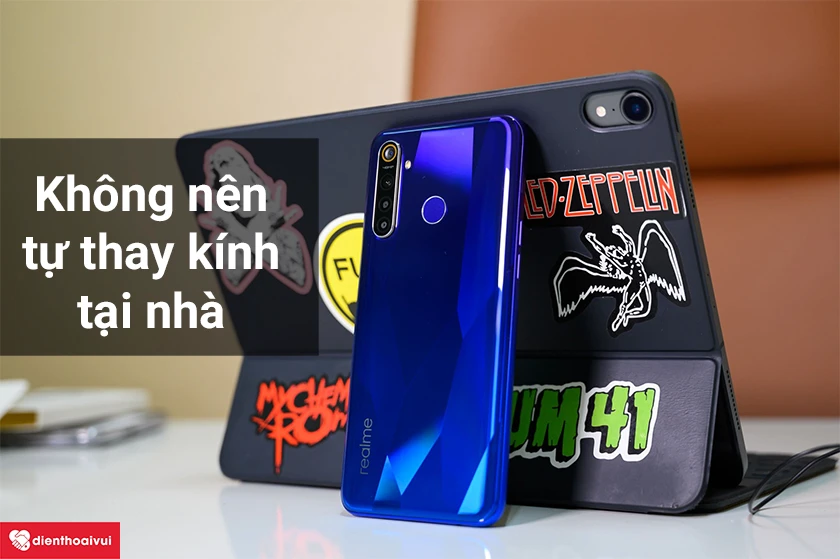 C&oacute; n&ecirc;n tự thay mặt k&iacute;nh camera tại nh&agrave;?