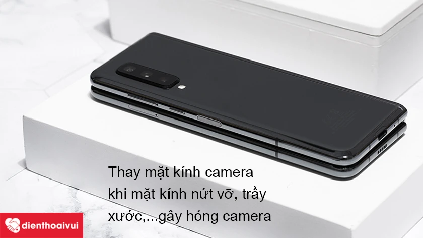 V&igrave; sao phải thay k&iacute;nh camera Samsung Galaxy Fold?