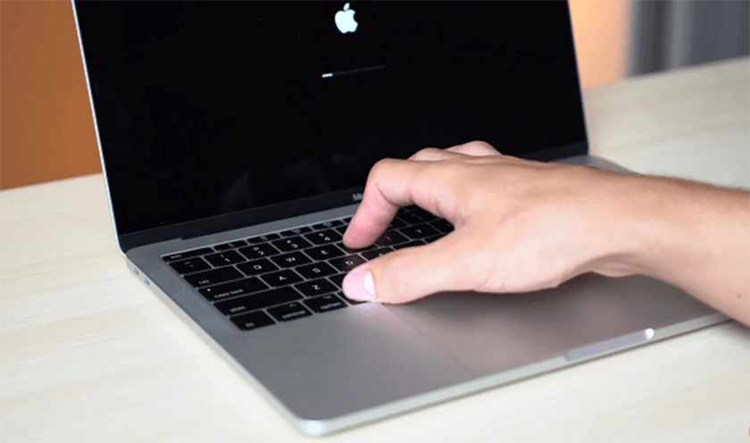 Nguyên nhân Macbook bị treo táo