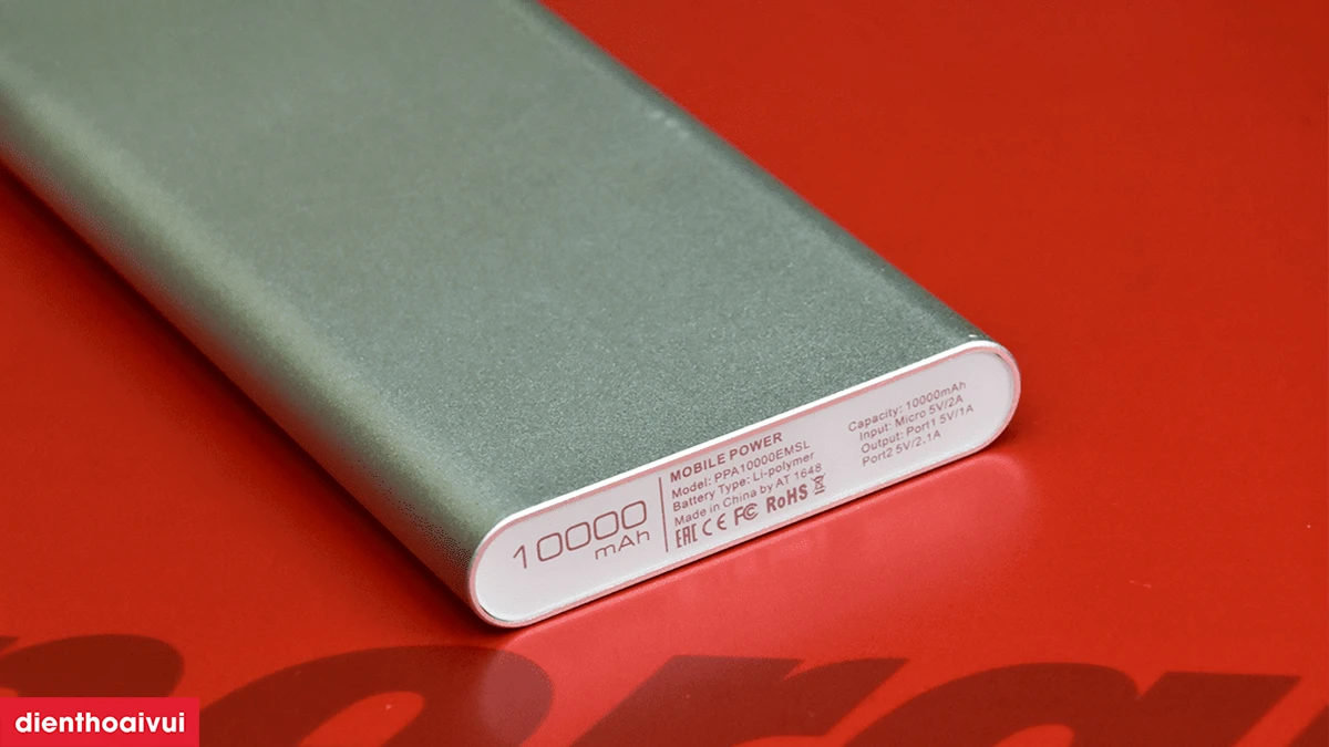 Dung lượng 10.000mAh với công nghệ sạc nhanh