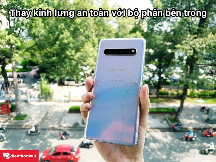 Thay k&iacute;nh lưng c&oacute; l&agrave;m hư hại g&igrave; kh&ocirc;ng?