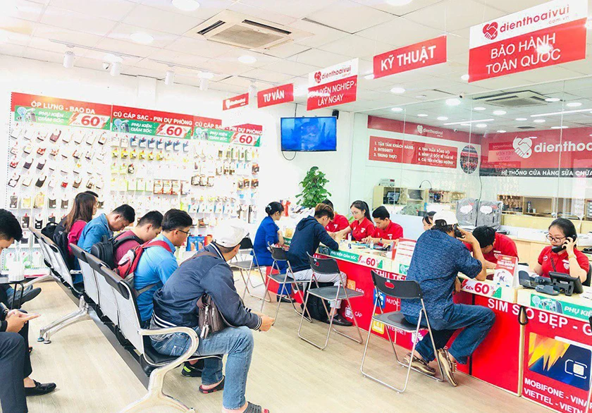 V&igrave; sao n&ecirc;n chọn Điện Thoại Vui l&agrave;m địa chỉ thay &eacute;p k&iacute;nh