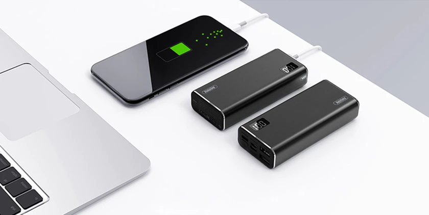 Pin sạc dự ph&ograve;ng khuyến m&atilde;i m&ugrave;a lễ hội h&oacute;a trang