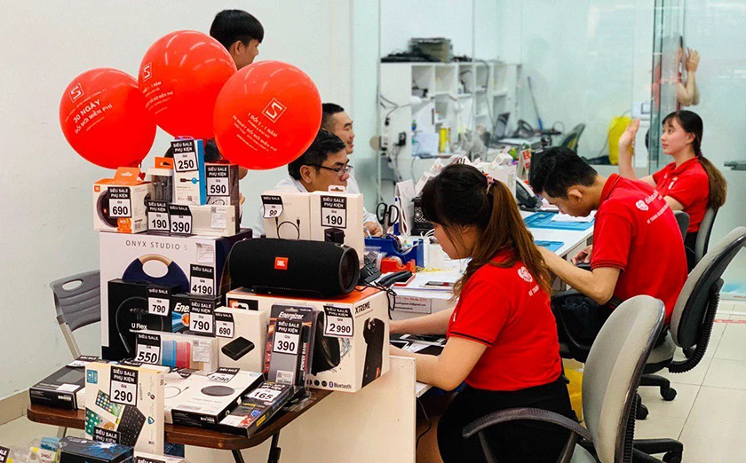 Vì sao nên thay ép kính Realme C21 tại trung tâm uy tín?