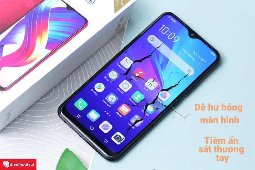 Mặt k&iacute;nh hư hỏng l&agrave;m mất đi độ an to&agrave;n của m&agrave;n h&igrave;nh v&agrave; người d&ugrave;ng
