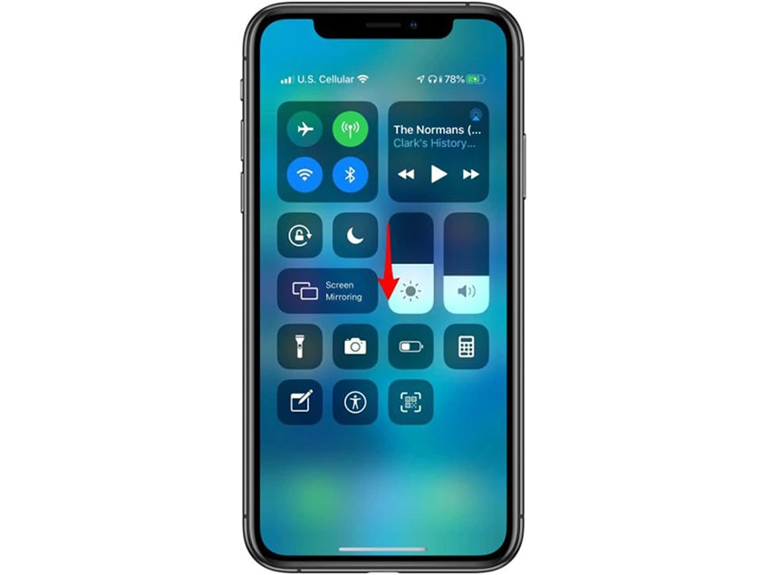 Giảm độ s&aacute;ng m&agrave;n h&igrave;nh - c&aacute;ch tiết kiệm pin iphone ios 14